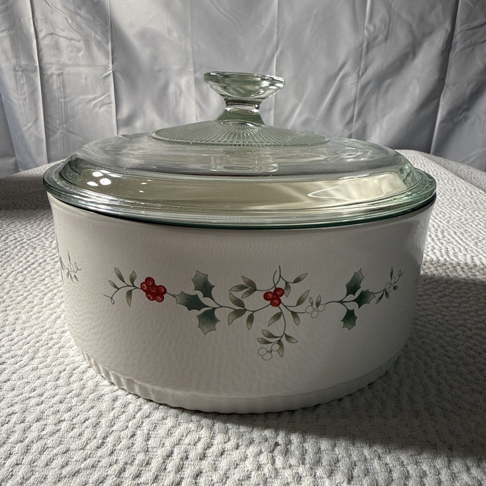 Pfaltzgraff Winterberry 2.5 Quart Round Covered Baker Pyrex Glass Lid